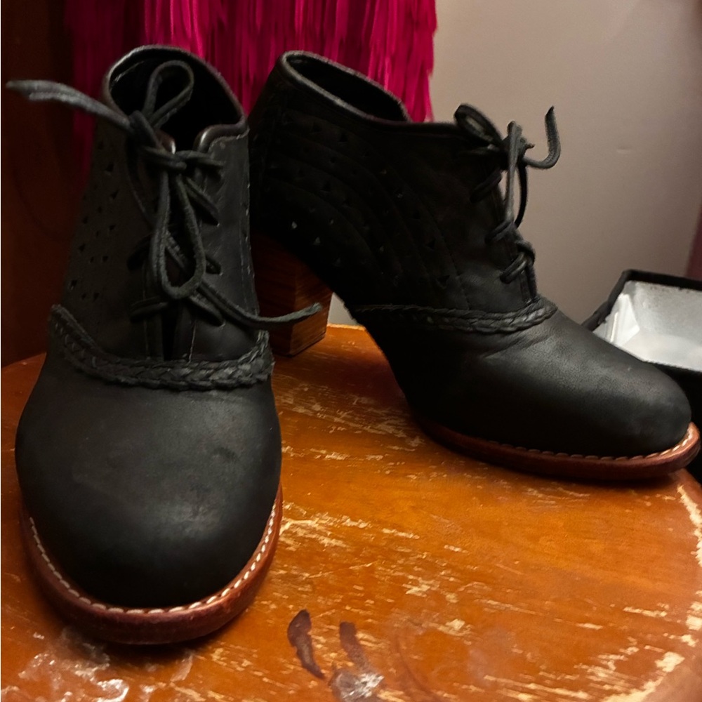 Black Leather Women's Lace-Up Booties
